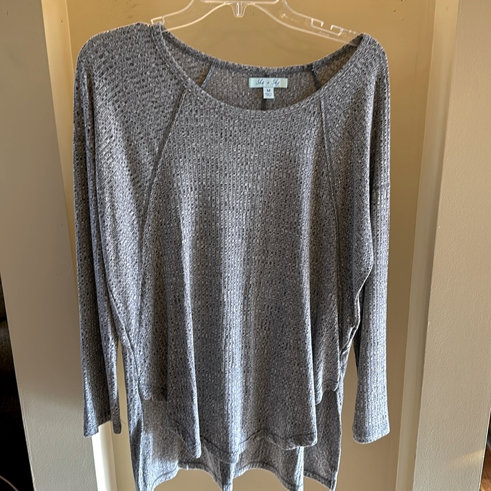 Long sleeve  She + Sky Casual shirt| Gray | Size Medium